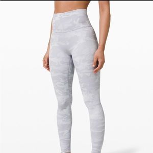 Lululemon Wunder Under High-Rise Tight 25” Rib Size 6, Incognito Camo White